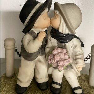 Enesco Pretty as a Picture